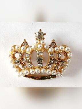 Vintage Goldtone Crown Brooch with Clear Rhinestones